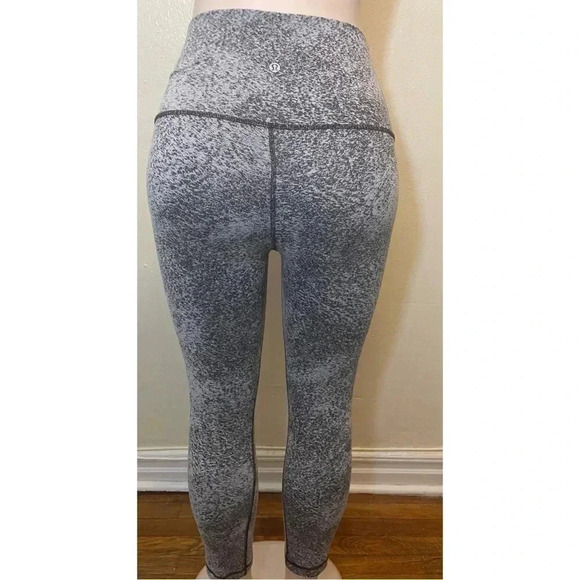 LULULEMON LEGGINGS SIZE 6 - Picture 3 of 9